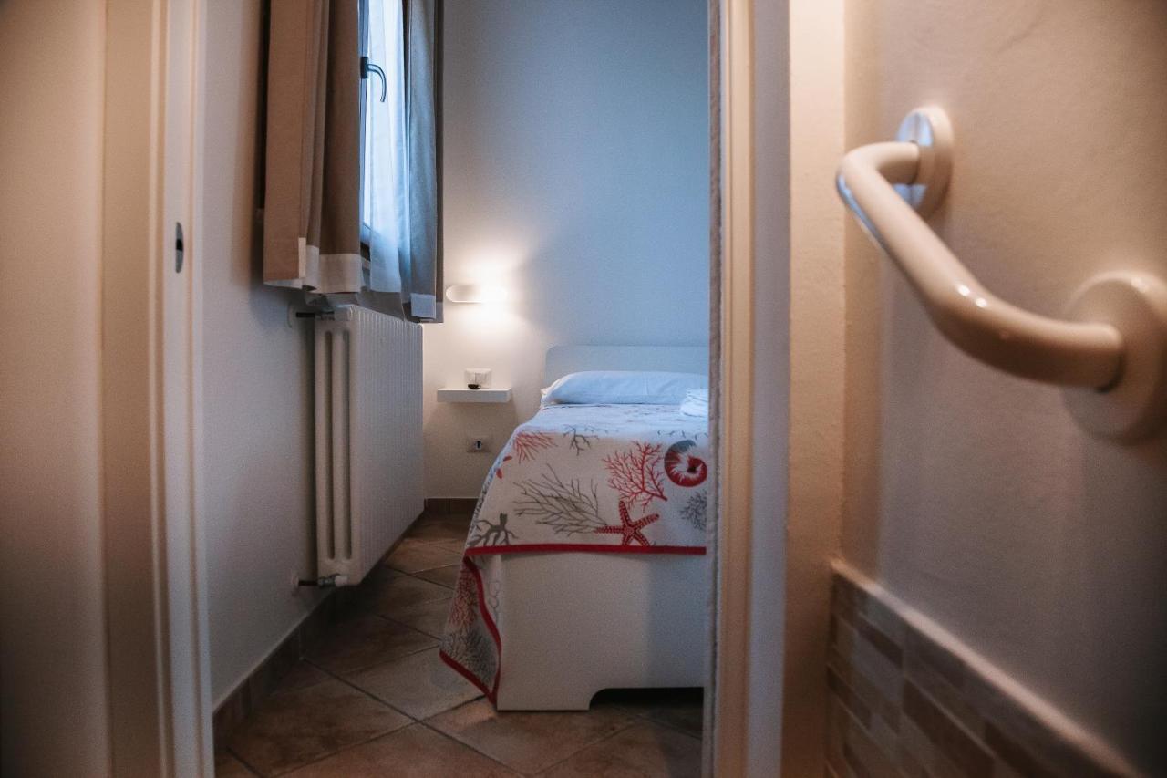 Magnolia Rooms Civitavecchia Exterior foto